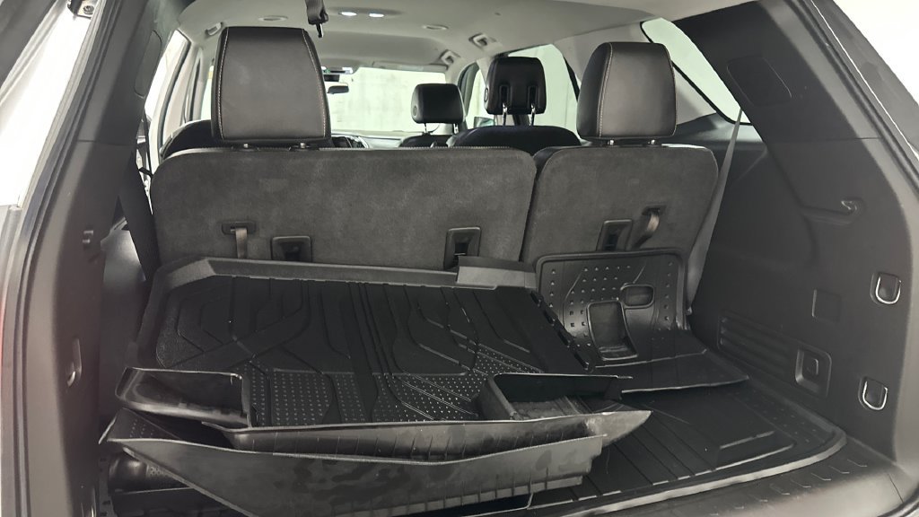 Used 2018 Chevrolet Traverse LT w/ LPO, Cargo Package AWD/4WD image 10