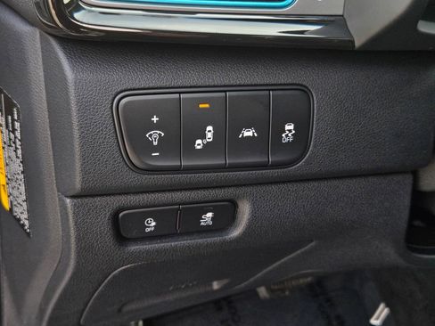 Used 2019 Kia Niro EX Premium image 19