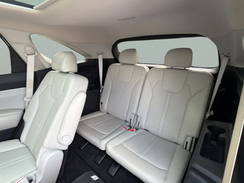Used 2022 Kia Sorento EX w/ Panoramic Sunroof Package FWD image 25