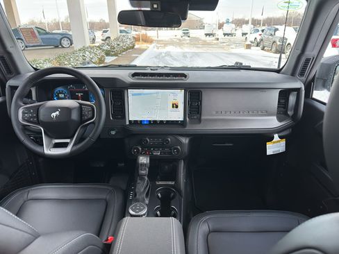 New 2025 Ford Bronco Badlands image 11