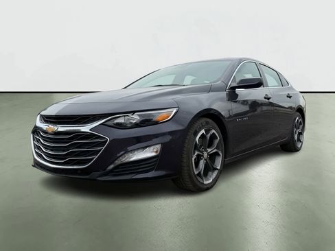 Used 2023 Chevrolet Malibu LT image 2