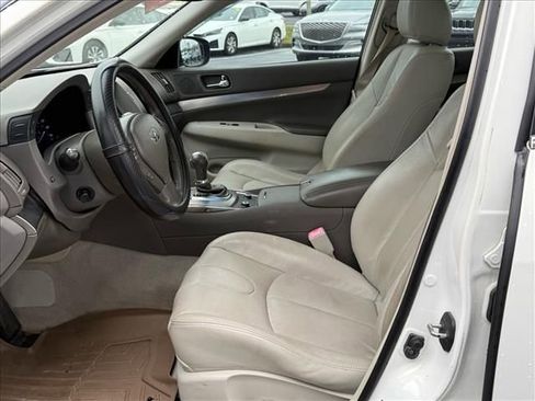 Used 2013 INFINITI G37 Journey w/ Premium Pkg image 17