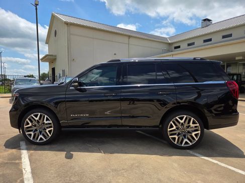 New 2026 Ford Expedition Platinum w/ Platinum Ultimate Package AWD/4WD image 8