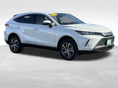 Used 2022 Toyota Venza LE image 11