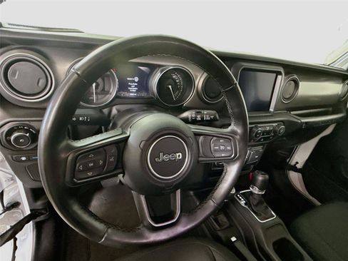 Used 2023 Jeep Wrangler Unlimited w/ Cold Weather Group AWD/4WD image 5
