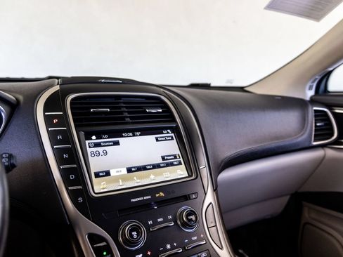 Used 2018 Lincoln MKX Reserve FWD image 22