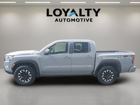 Used 2024 Nissan Frontier PRO-4X w/ Technology Package AWD/4WD image 2