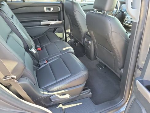 Certified 2022 Ford Explorer XLT w/ Equipment Group 202A RWD image 17