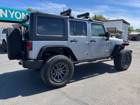 Used 2018 Jeep Wrangler Unlimited Sport S AWD/4WD image 4