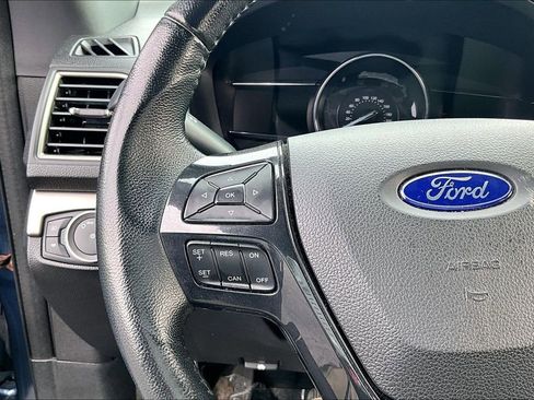 Used 2018 Ford Explorer XLT w/ Equipment Group 202A FWD image 19