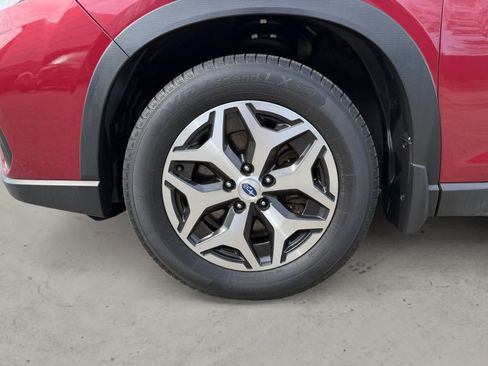 Used 2020 Subaru Forester Premium image 10