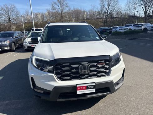 Used 2023 Honda Passport TrailSport image 9