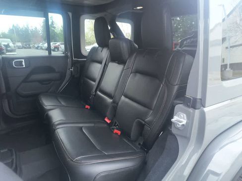 Used 2022 Jeep Wrangler Unlimited Rubicon w/ Xtreme Recon 35" Tire Package image 22