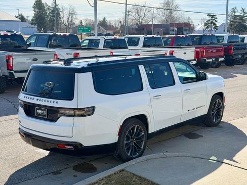 Used 2025 Jeep Grand Wagoneer L Series II Obsidian w/ Quick Order Packagew 28T image 6