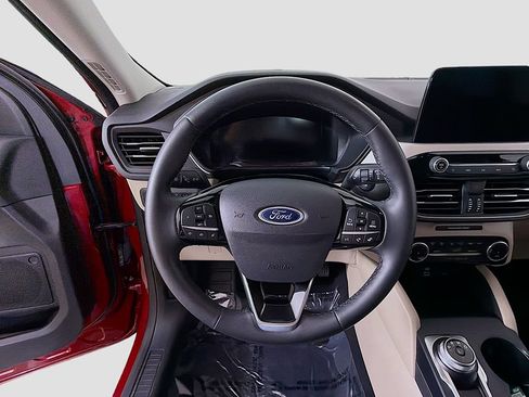 Used 2022 Ford Escape SEL w/ Technology Package AWD/4WD image 29