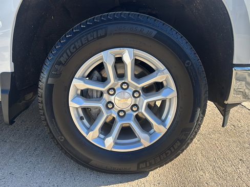 Used 2023 Chevrolet Silverado 1500 LT image 39