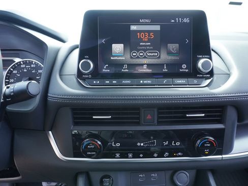 Certified 2026 Nissan Rogue SV FWD image 19