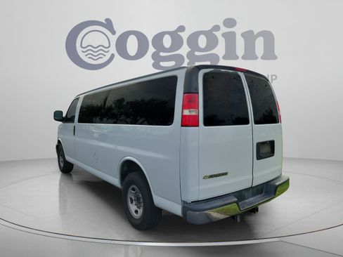 Used 2018 Chevrolet Express 3500 LT w/ LT Preferred Equipment Group RWD image 6