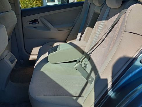 Used 2010 Toyota Camry image 16