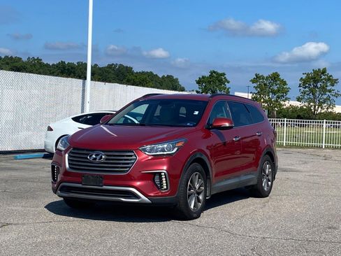 Used 2017 Hyundai Santa Fe Limited FWD image 2