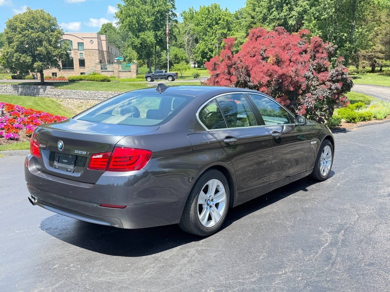 Used 2013 BMW 528i xDrive Sedan AWD/4WD image 3