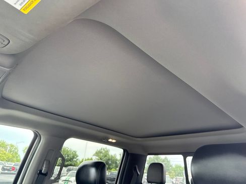 Used 2018 Ford F150 Lariat w/ Equipment Group 502A Luxury AWD/4WD image 17