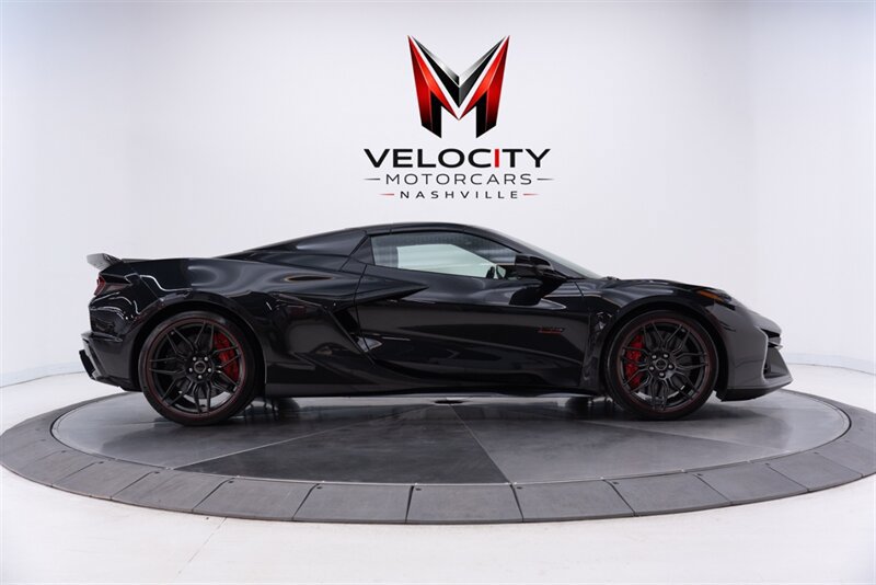 Used 2023 Chevrolet Corvette Z06 RWD image 5