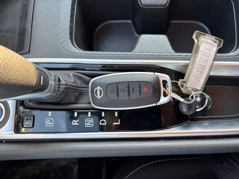 Used 2025 Nissan Sentra SV image 21