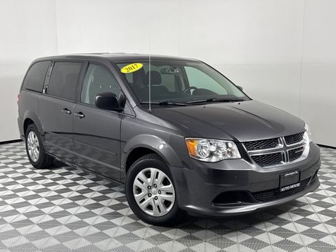 Used 2017 Dodge Grand Caravan SE w/ Power Window Group image 2