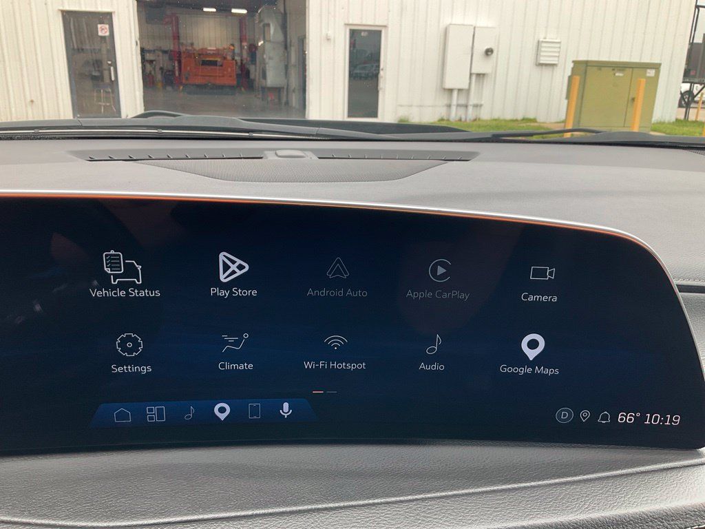 Used 2025 Cadillac XT4 Premium Luxury FWD image 15