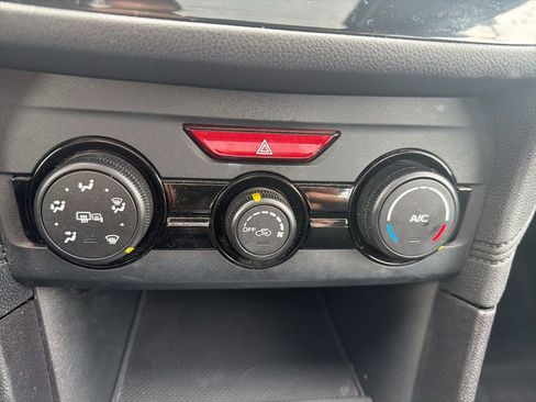 Used 2017 Subaru Impreza 2.0i Premium image 18