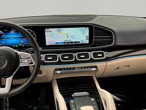 Certified 2023 Mercedes-Benz GLS 450 4MATIC image 9