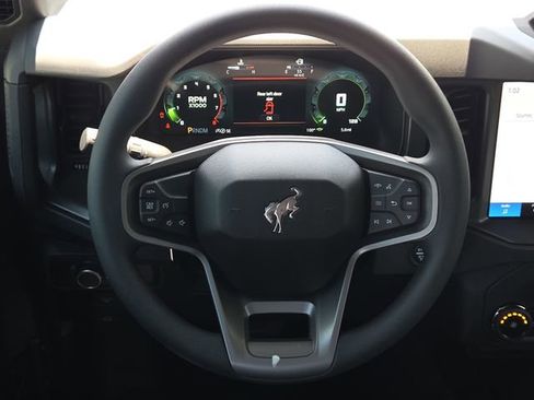 New 2025 Ford Bronco 4-Door AWD/4WD image 14