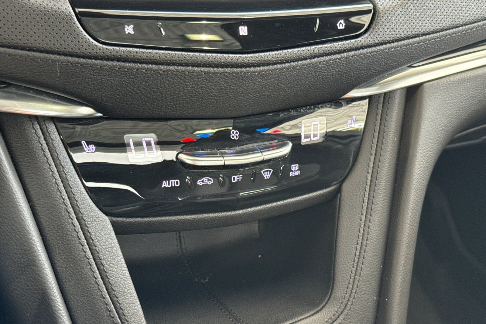 Used 2020 Cadillac XT5 Premium Luxury FWD image 27