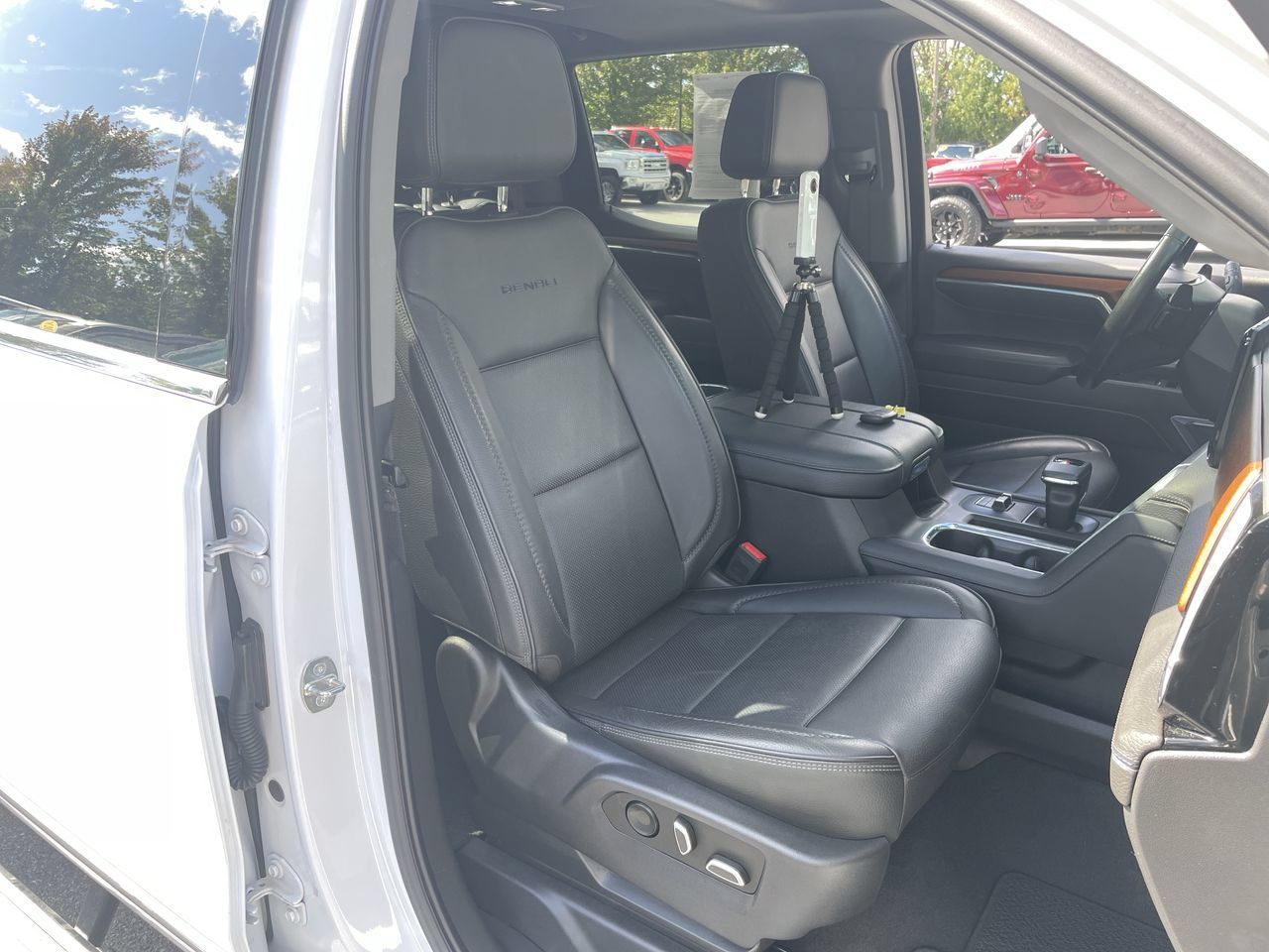 Used 2023 GMC Sierra 1500 Denali w/ Denali Reserve Package AWD/4WD image 41
