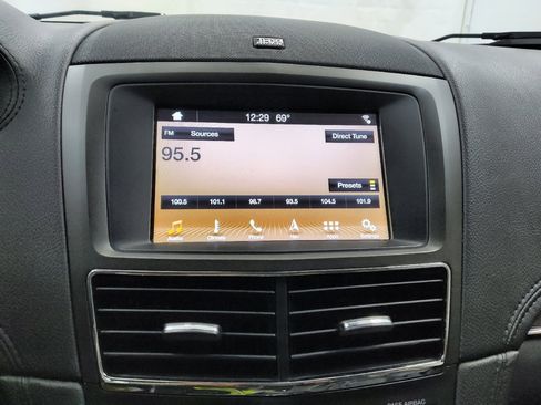 Used 2019 Lincoln MKT AWD image 25