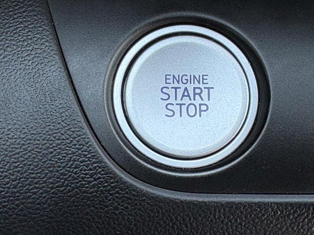 Certified 2025 Hyundai Elantra SEL FWD image 13