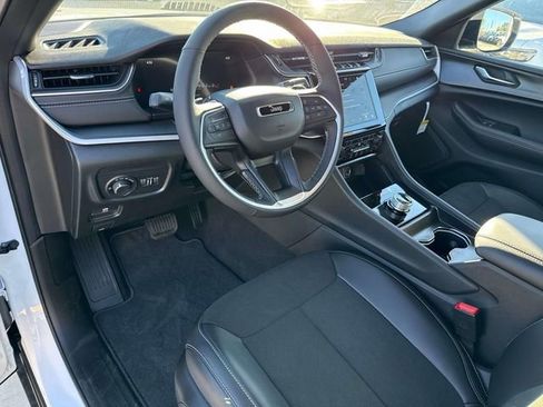 New 2025 Jeep Grand Cherokee L Altitude RWD image 14