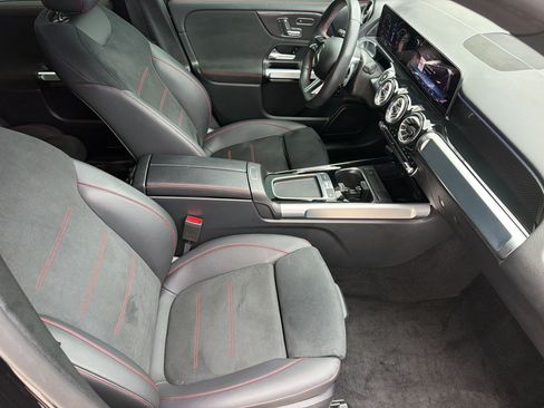 Certified 2024 Mercedes-Benz GLB 250 image 24