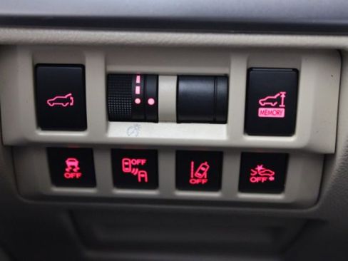 Used 2018 Subaru Outback 2.5i Premium image 9