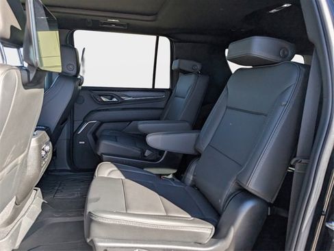 Used 2024 GMC Yukon XL Denali w/ Advanced Technology Package image 15