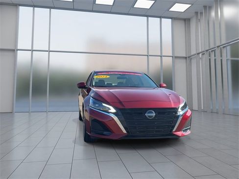 Certified 2024 Nissan Altima 2.5 SL image 3