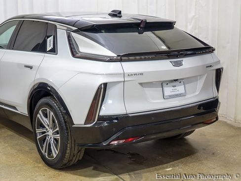 New 2025 Cadillac Lyriq Luxury image 6