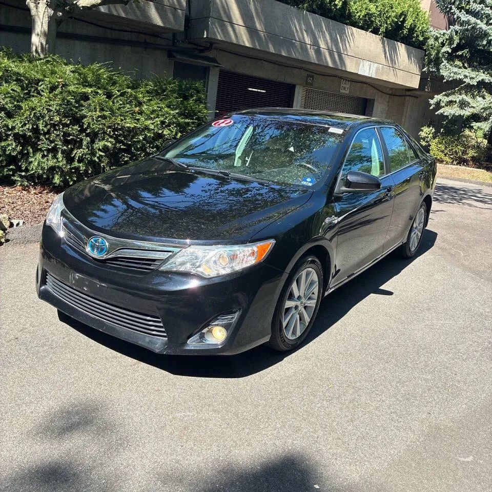 Used 2012 Toyota Camry XLE w/ Convenience Pkg FWD image 1