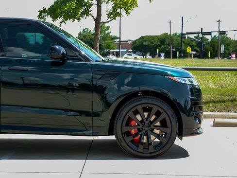 New 2026 Land Rover Range Rover Sport Dynamic SE AWD/4WD image 9