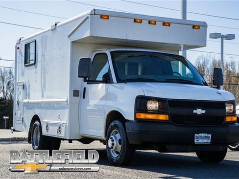 Used 2009 Chevrolet Express 3500 image 1