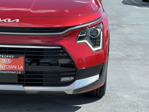 Certified 2023 Kia Niro EX Touring image 14