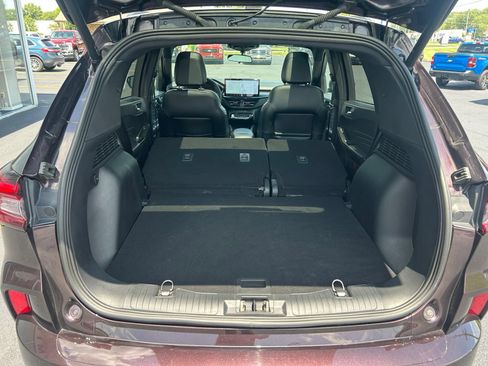 Used 2023 Ford Escape ST-Line w/ Tech Pack #1 AWD/4WD image 8