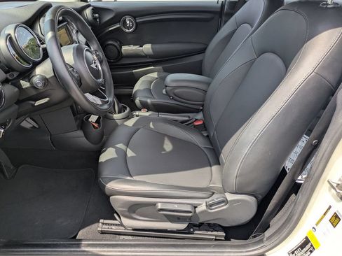 Used 2017 MINI Cooper 2-Door Hardtop FWD image 12