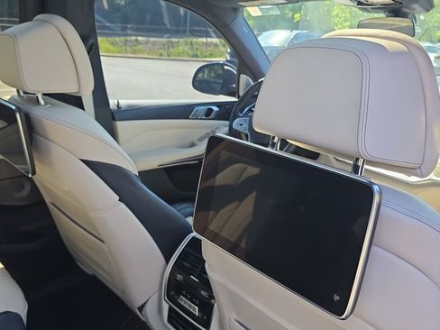 Used 2019 BMW X7 xDrive50i w/ Dynamic Handling Package AWD/4WD image 26